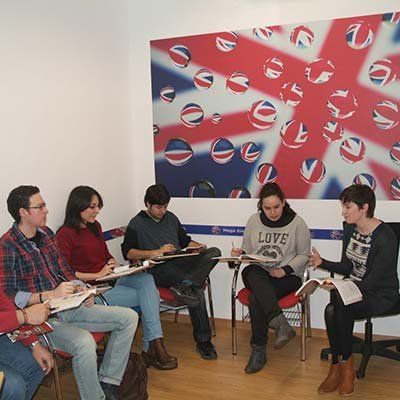 Clases de inglés en grupo